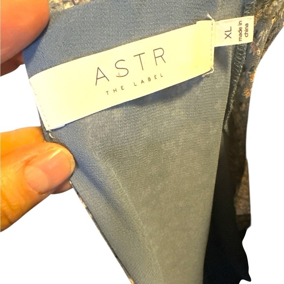ASTR The Label lovely Floral Dress size XL - Picture 6 of 7